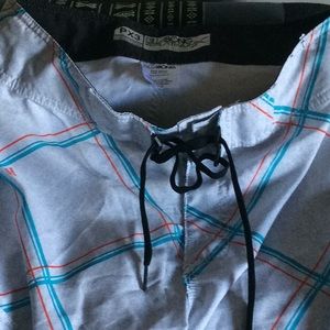 Men’s Billabong Platinum Boardshorts size 30